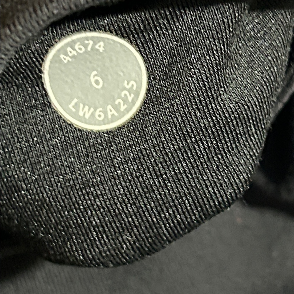 Lululemon A Go Go Crop
Black size 6 - Picture 6 of 12